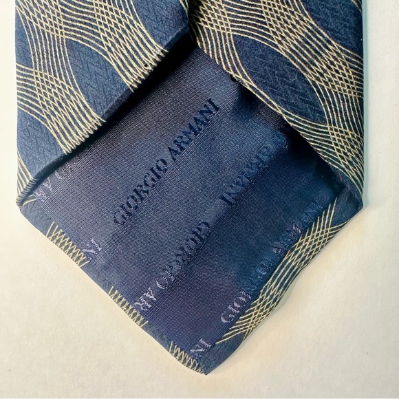 🥂SOLD🥂GIORGIO ARMANI Cravatte Vintage Blue Geometric Classic Silk Tie, 3.75” - Picture 5 of 6
